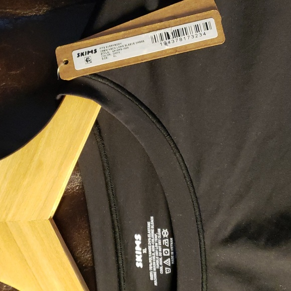 SKIMS *new* Fit Everybody black Onyx crew neck maxi  bodycon dress - Picture 2 of 8